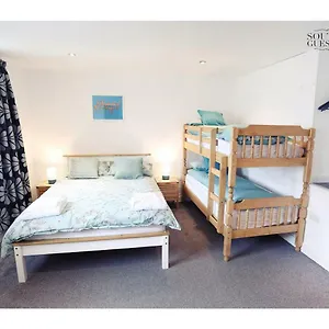 southville-guest-house.tophotelsbath.com/